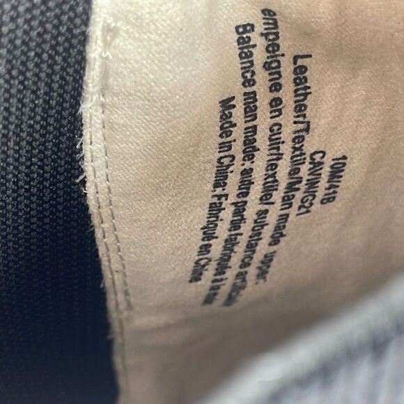 KARL LAGERFELD PARIS Cavin Metallic Block Heel Square Ankle Boot Sz 10 - Picture 7 of 7